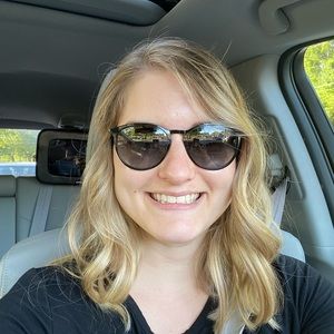 Meet your Posher, Christine
